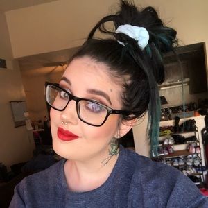 Meet your Posher, Brittney